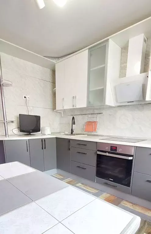 1-к. квартира, 42 м, 2/9 эт. - Фото 1
