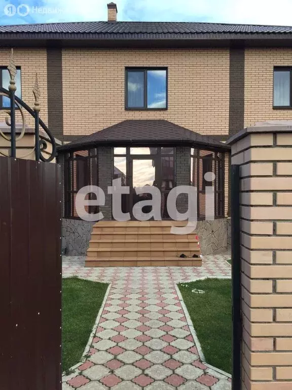 Дом в село Таптыково, улица Строителей (354 м) - Фото 1