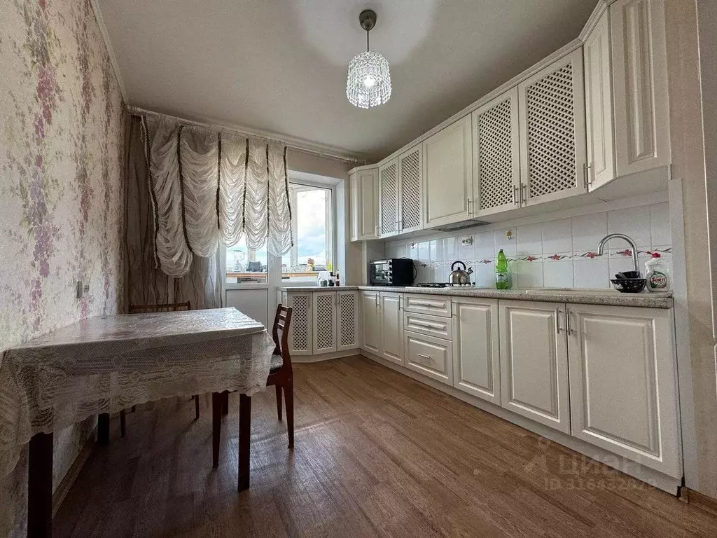3-к кв. Татарстан, Казань ул. Юлиуса Фучика, 86 (70.0 м) - Фото 0