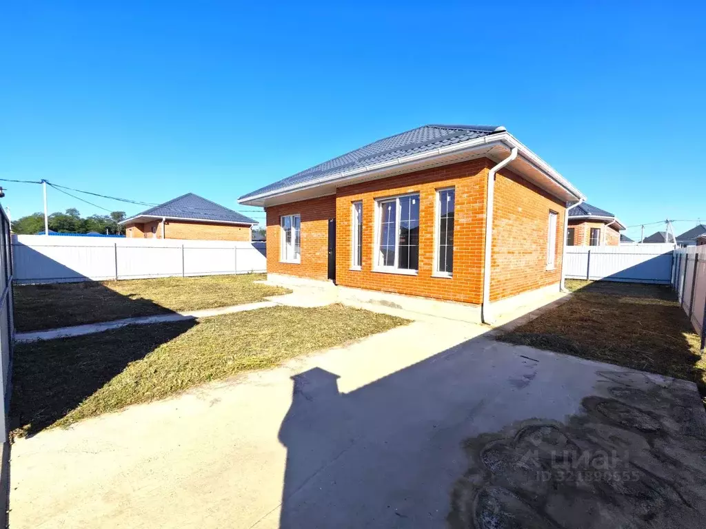 Коттедж в Краснодарский край, Динской район, Новотитаровская ст-ца ул. ... - Фото 1