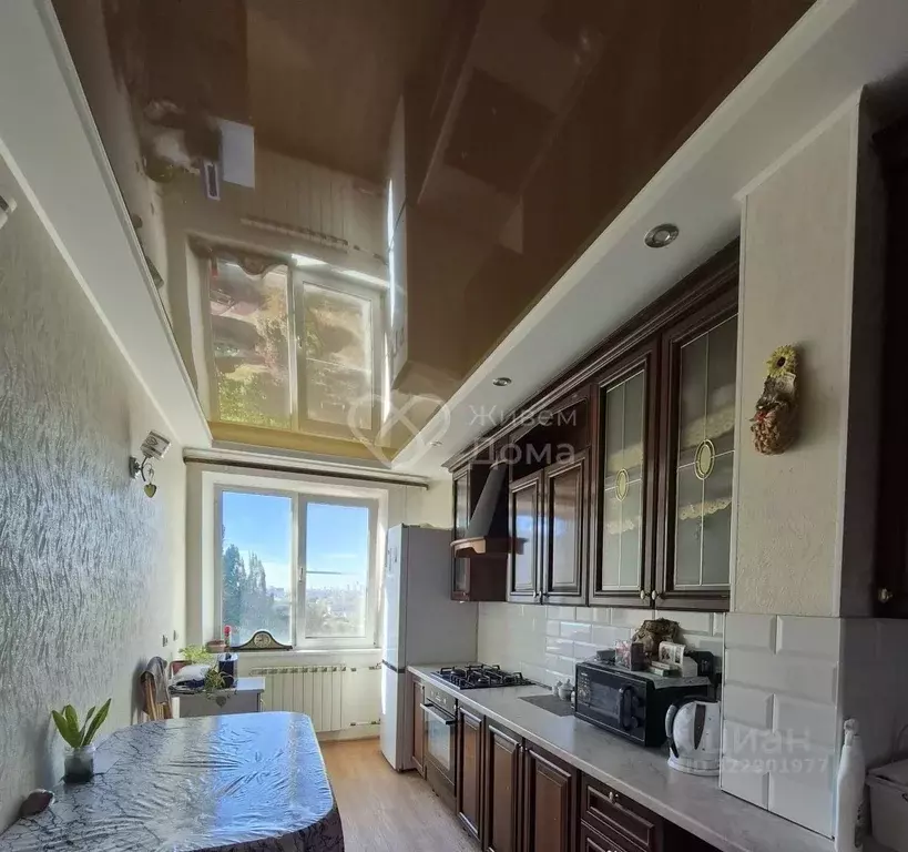 3-к кв. Волгоградская область, Волгоград ул. Елисеева, 17 (67.1 м) - Фото 2