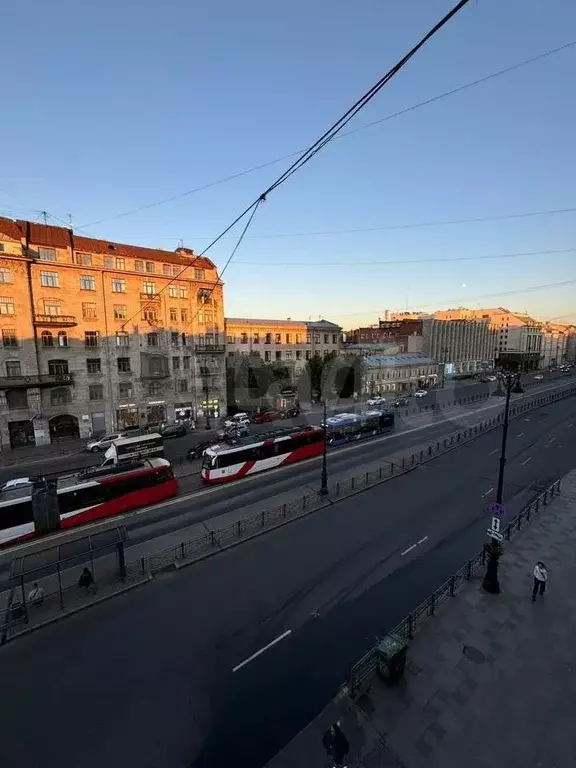 Комната 24 м в 4-к., 4/4 эт. - Фото 1