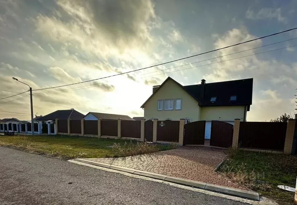 Дом в Белгородская область, Белгородский район, с. Стрелецкое, ... - Фото 0