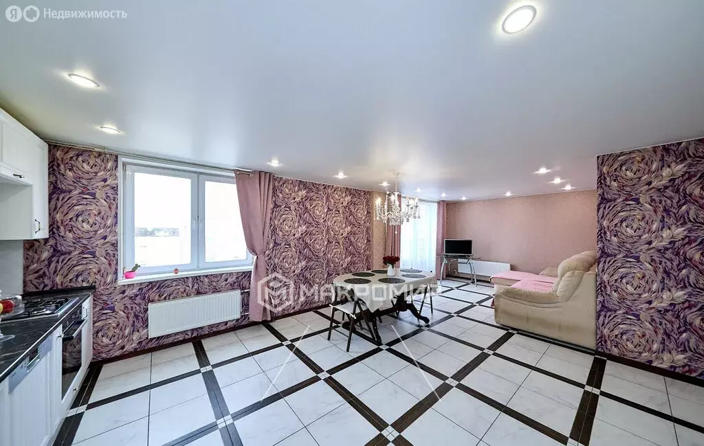 4-комнатная квартира: городской посёлок Рощино, Социалистическая ... - Фото 0