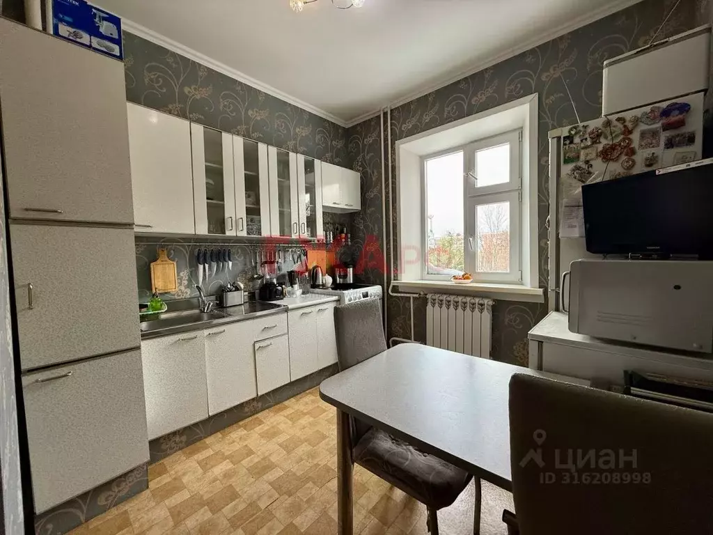 3-к кв. Саха (Якутия), Нерюнгри ул. Карла Маркса, 9/2 (71.3 м) - Фото 0