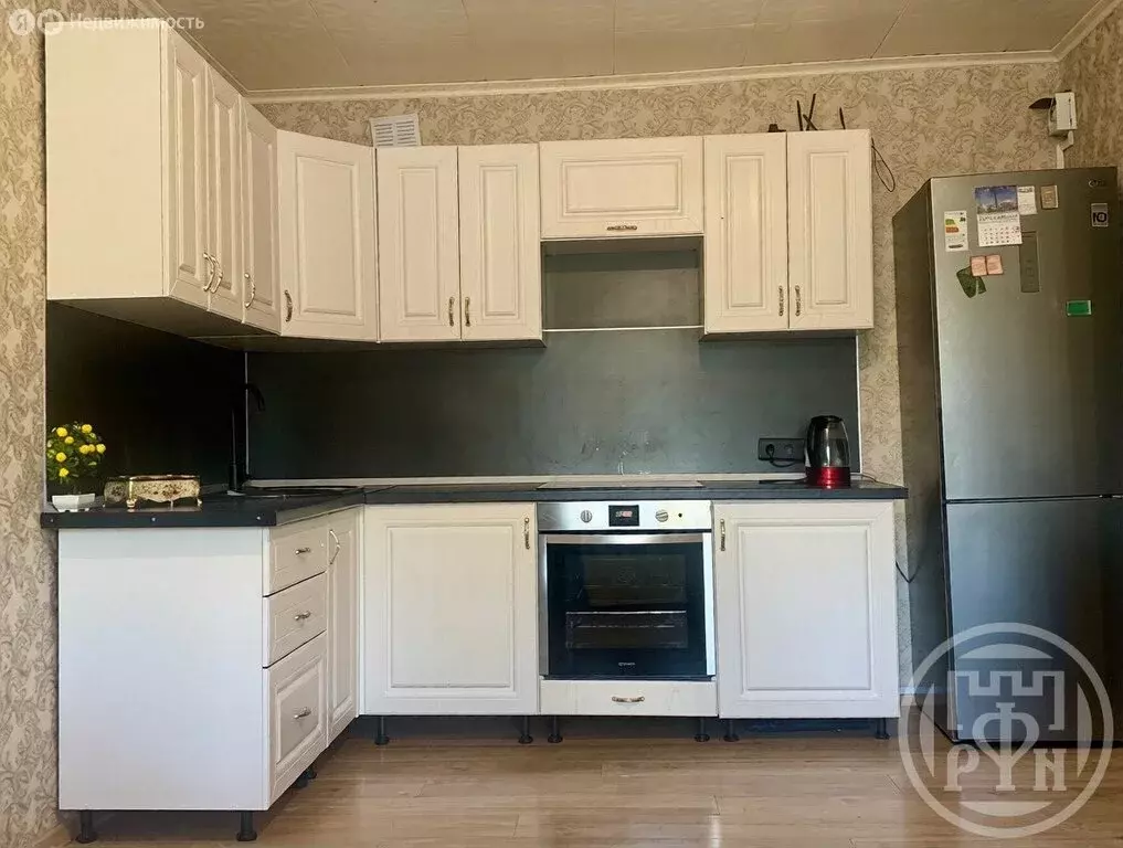 1к в 8-комнатной квартире (17 м) - Фото 0