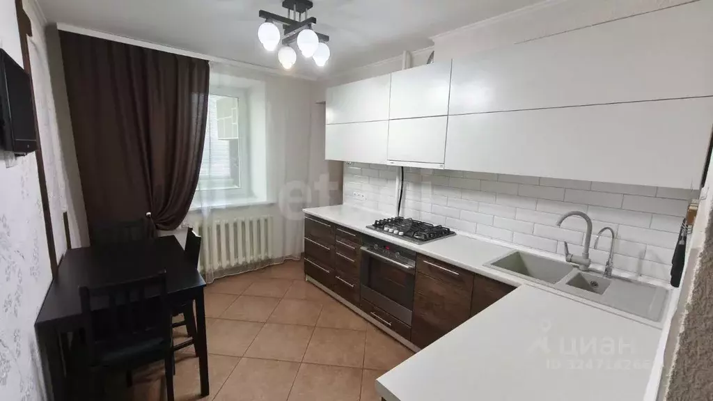 3-к кв. Омская область, Омск ул. Химиков, 34 (70.1 м) - Фото 1