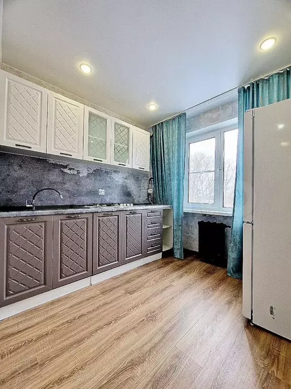 2-к. квартира, 42 м, 5/5 эт. - Фото 0