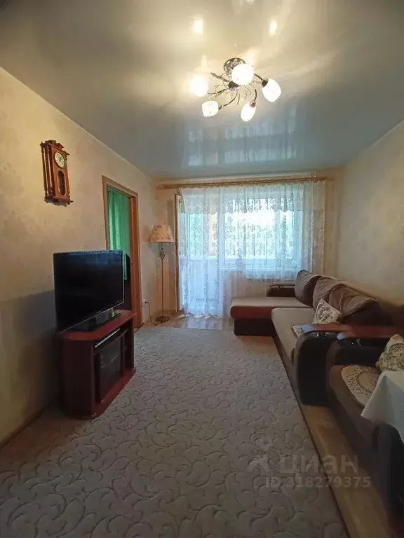 4-к кв. Ленинградская область, Гатчина ул. Карла Маркса, 66 (61.3 м) - Фото 0