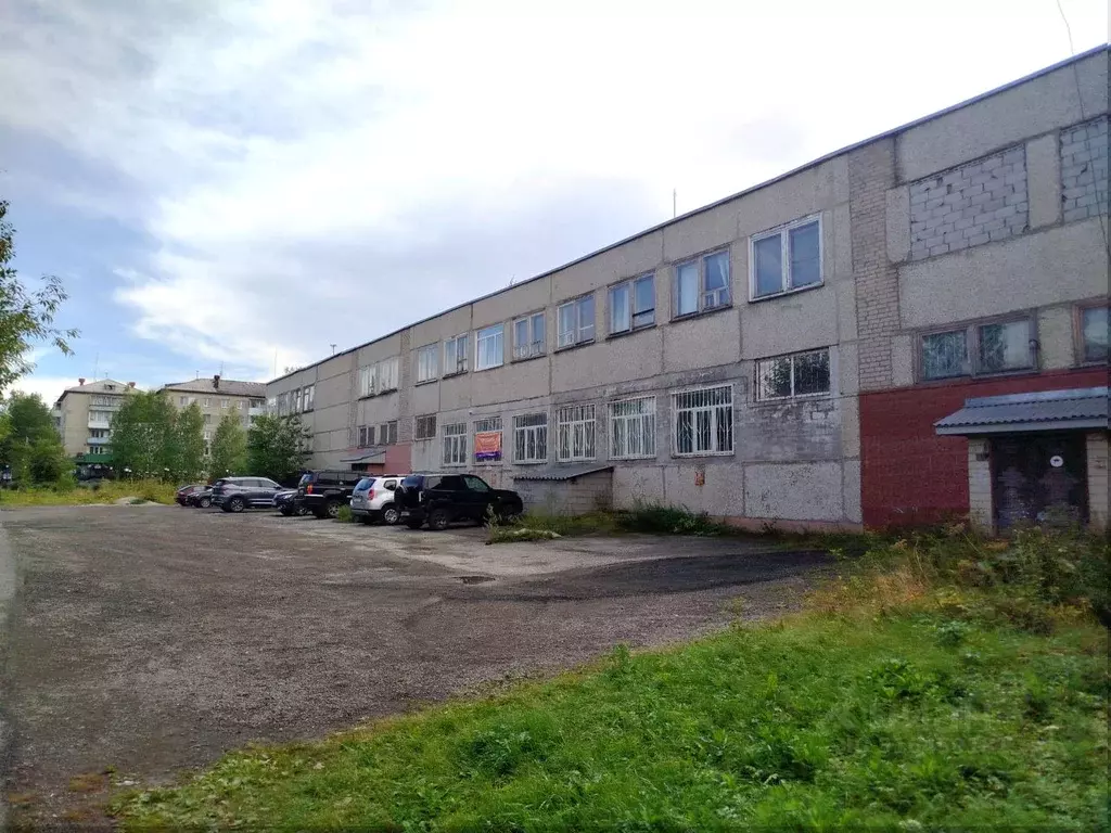 Помещение свободного назначения в Свердловская область, Серов ул. ... - Фото 1