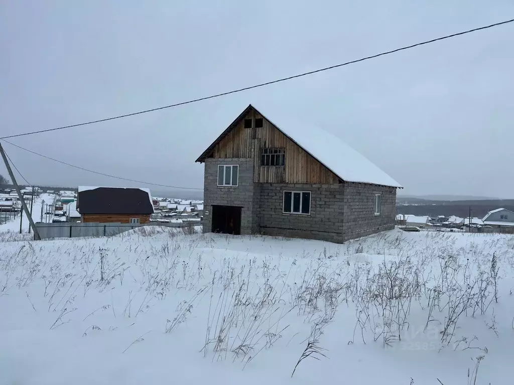 Дом в Башкортостан, Мечетлинский район, с. Большеустьикинское ... - Фото 1