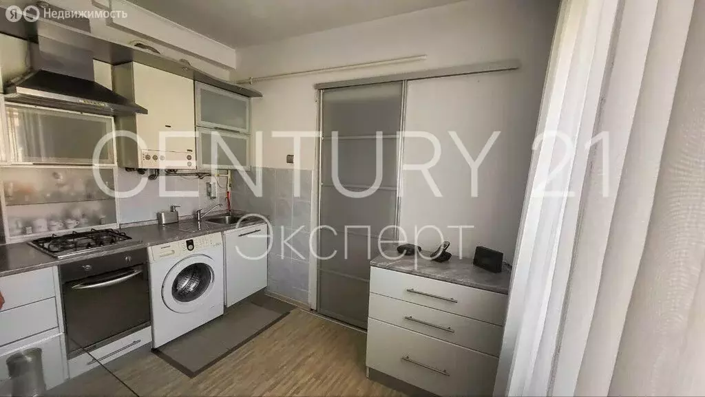 Квартира-студия: Калининград, улица Юрия Костикова, 9 (52 м) - Фото 1