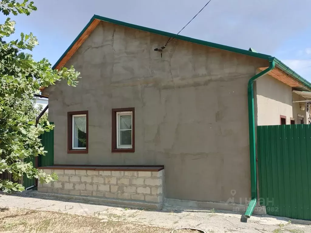 Дом в Волгоградская область, Волгоград Ставропольская ул., 42 (40 м) - Фото 0