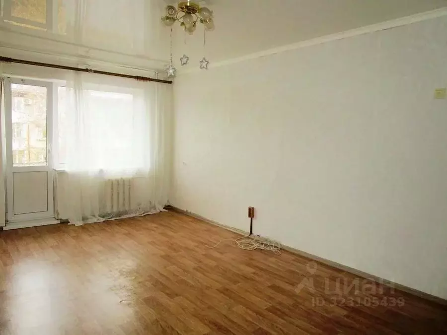 2-к кв. Омская область, Омск просп. Космический, 87 (45.0 м) - Фото 2