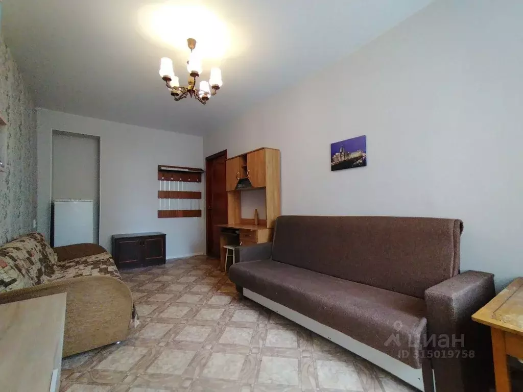 Комната Саратовская область, Саратов ул. Дома 8 Марта, 4 - Фото 1