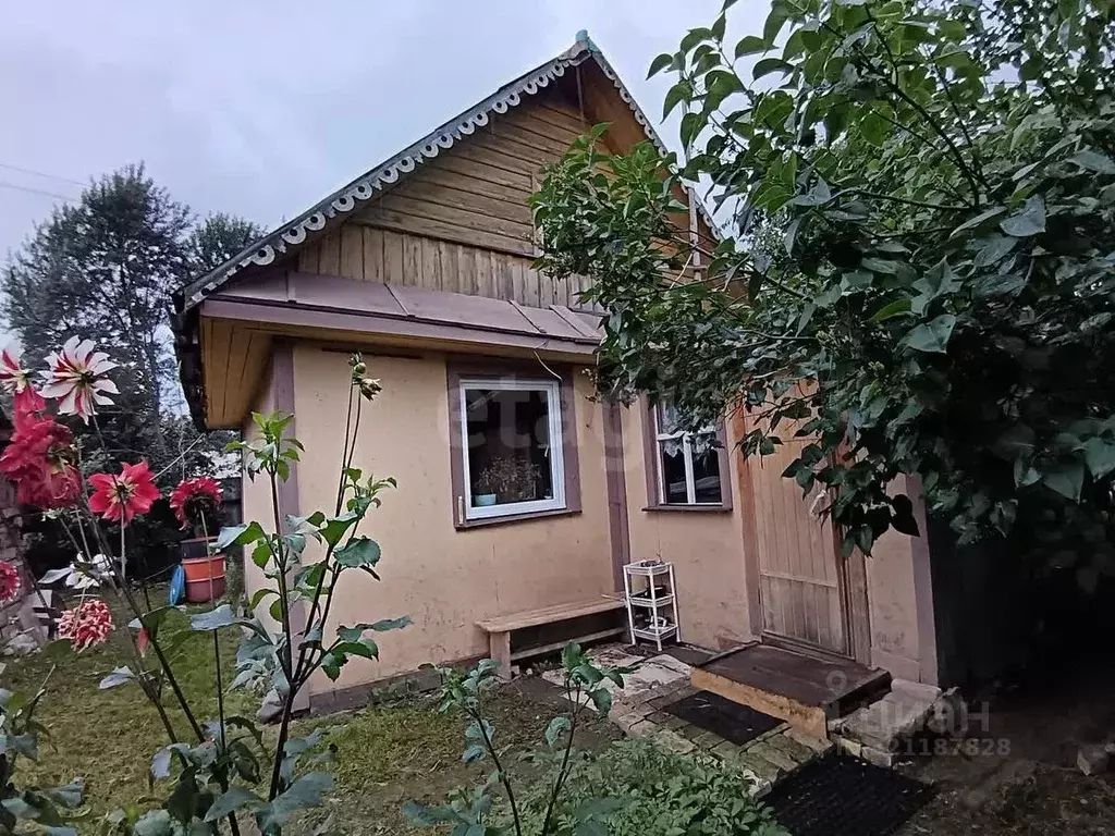 Дом в Ленинградская область, Киришский район, Пчевжинское с/пос, д. ... - Фото 1