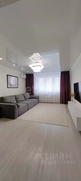 3-к кв. Татарстан, Набережные Челны 65-й комплекс, 10 (79.8 м) - Фото 0