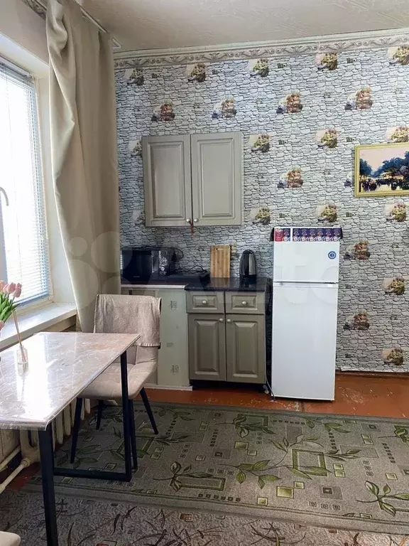 Комната 25 м в 3-к., 2/2 эт. - Фото 0