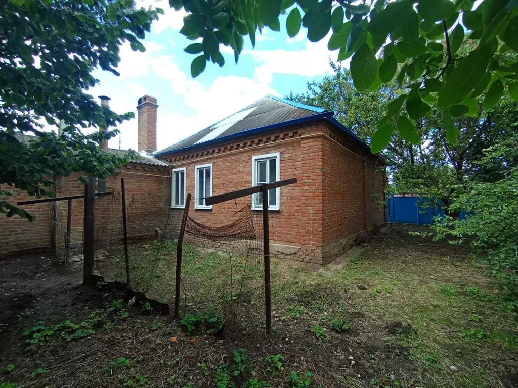 Дом в Краснодарский край, Кавказская ст-ца ул. Красный Пахарь (88 м) - Фото 2