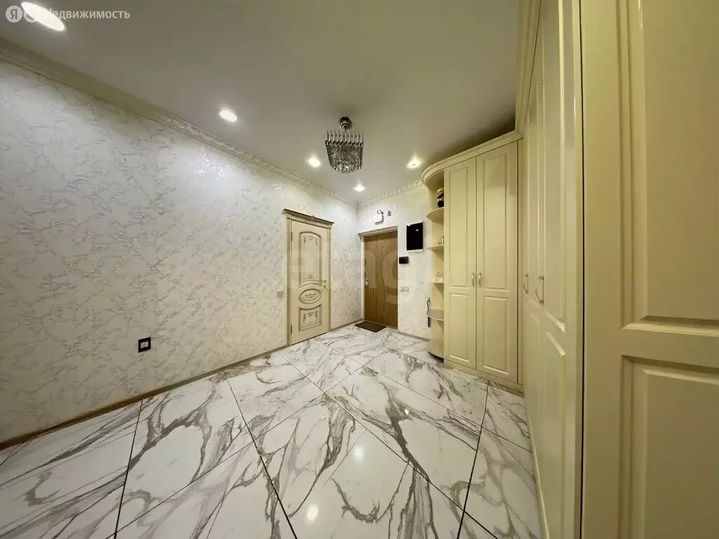 3-комнатная квартира: Нальчик, улица Кирова, 1Б (71 м) - Фото 1