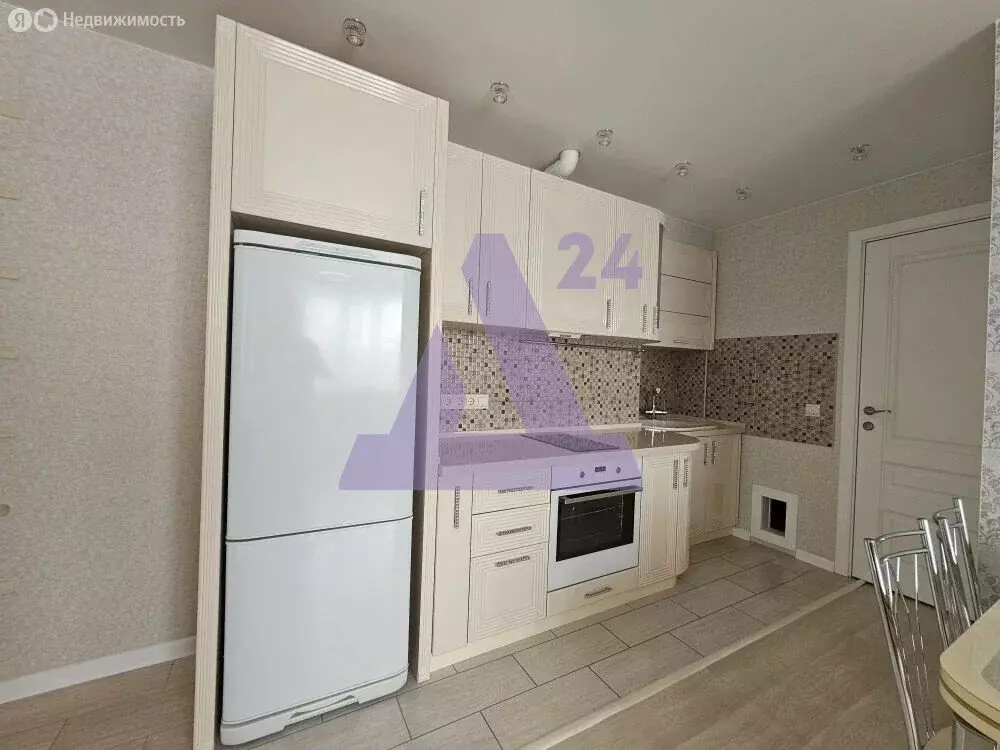 3-комнатная квартира: Барнаул, улица Юрина, 186 (50 м) - Фото 2