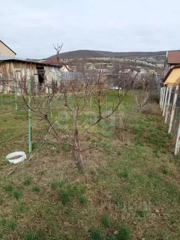 Участок в Севастополь с. Родное, ул. Центральная, 14 (10.0 сот.) - Фото 1