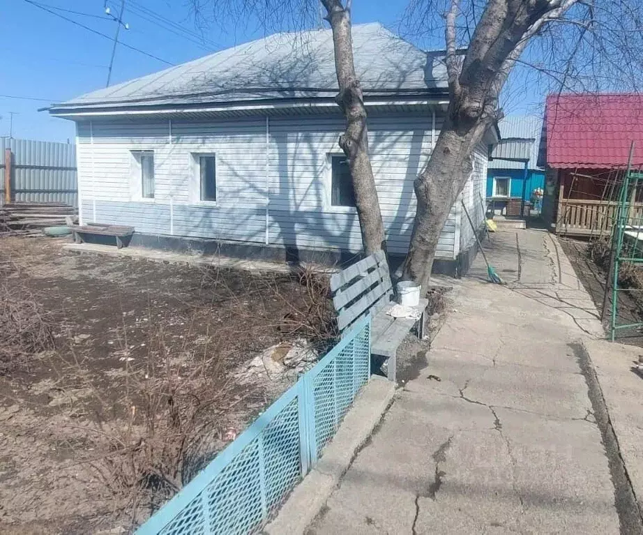 Дом в Алтайский край, Рубцовск Сенная ул., 139 (50 м) - Фото 1