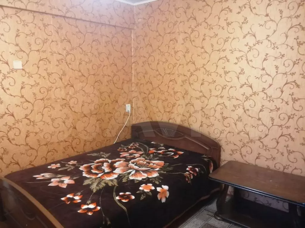 Комната 46,9 м в 3-к., 1/5 эт. - Фото 1