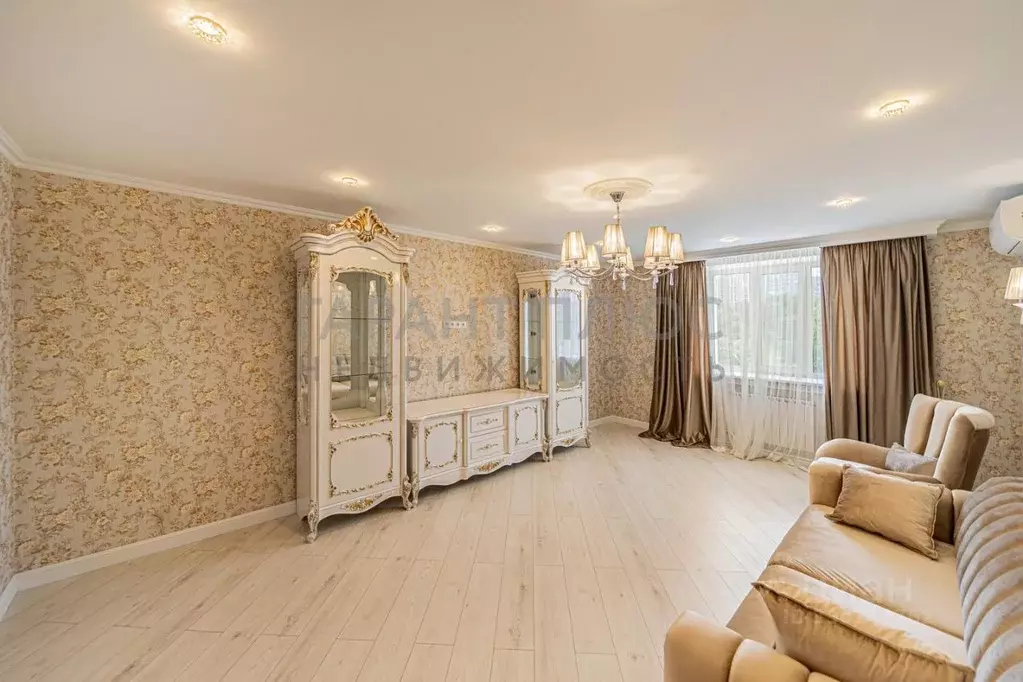 3-к кв. Липецкая область, Липецк ул. Фрунзе, 43 (93.0 м) - Фото 1