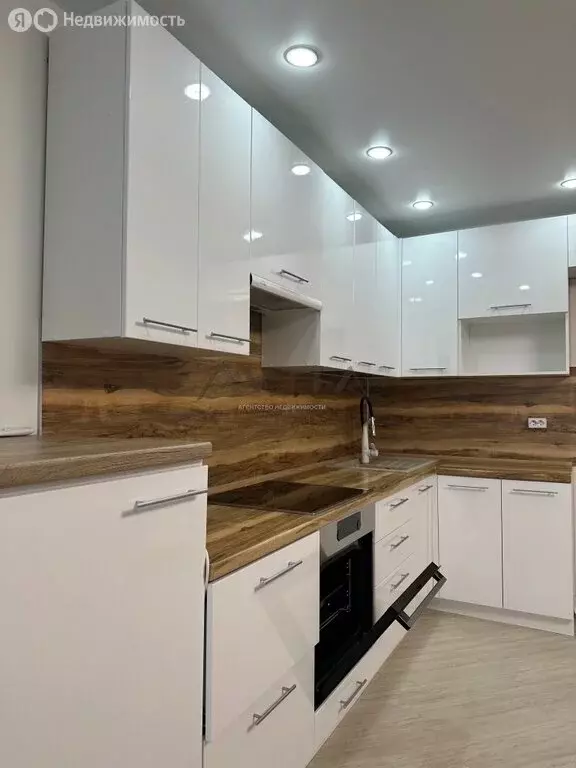 Квартира-студия: Набережные Челны, улица Аделя Кутуя, 16 (36 м) - Фото 1
