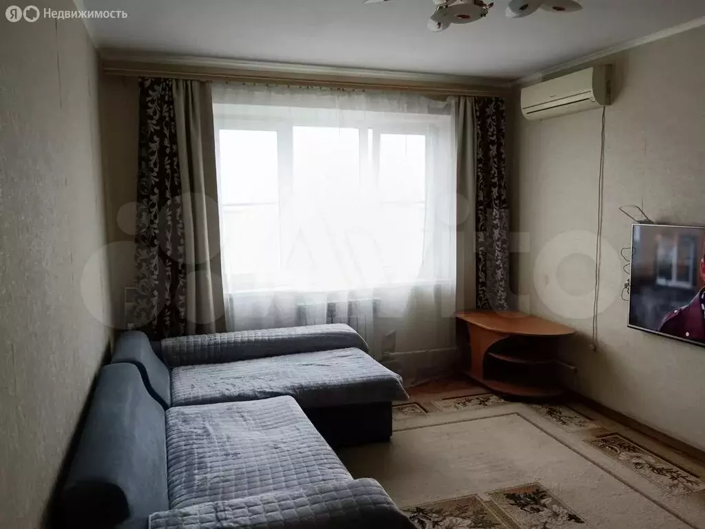 3-комнатная квартира: Новороссийск, улица Алексеева, 22 (66 м) - Фото 1