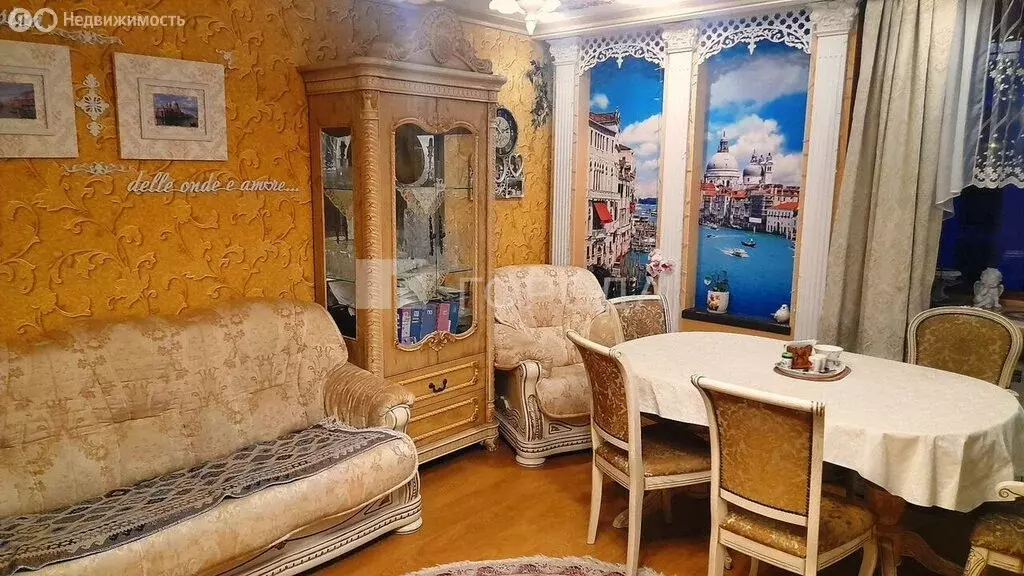 3-комнатная квартира: Барнаул, Взлётная улица, 13 (100 м) - Фото 0