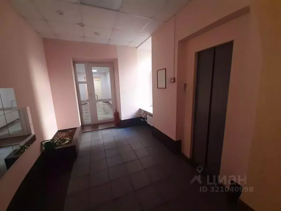 Помещение свободного назначения в Санкт-Петербург ул. Льва Толстого, 7 ... - Фото 0