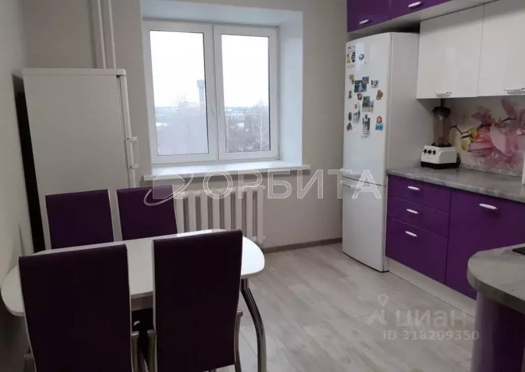 2-к кв. Тюменская область, Тюмень ул. Боровская, 33 (51.2 м) - Фото 0