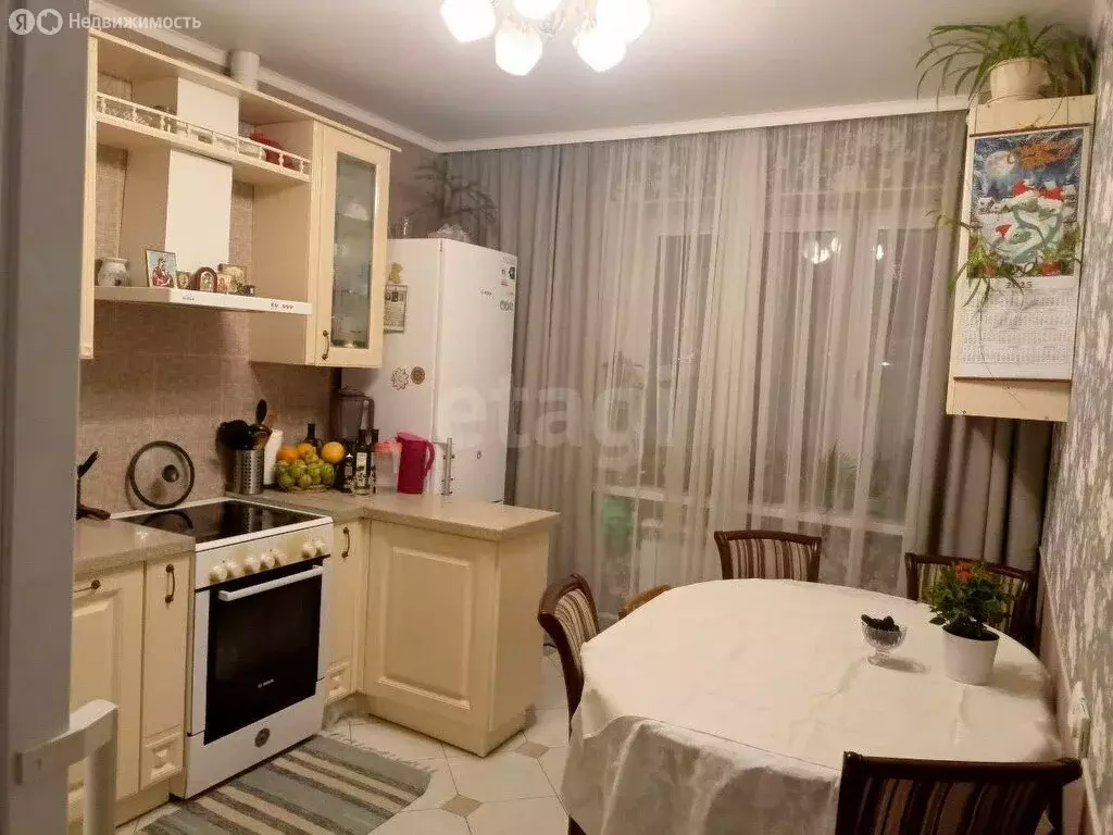 3-комнатная квартира: Тюмень, улица Николая Ростовцева, 23к1 (79.4 м) - Фото 0