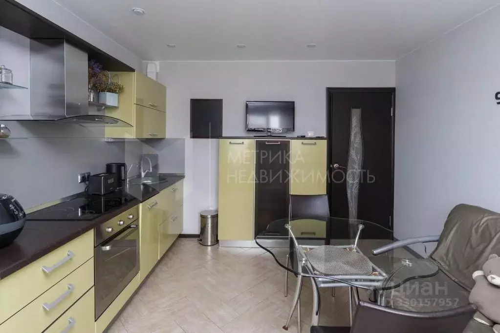 2-к кв. Тюменская область, Тюмень ул. Пермякова, 76к2 (72.0 м) - Фото 1