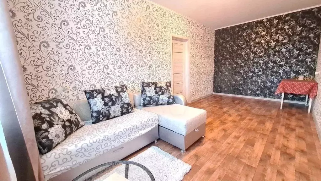 1-к. квартира, 43 м, 8/10 эт. - Фото 1