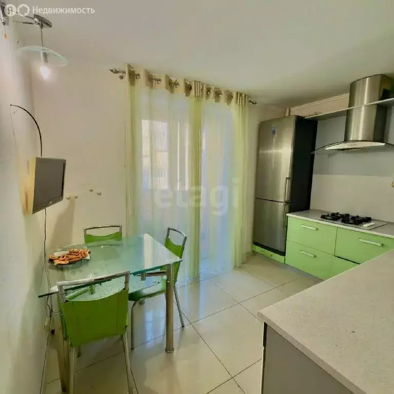 2-комнатная квартира: Евпатория, проспект Победы, 81 (65.8 м) - Фото 2