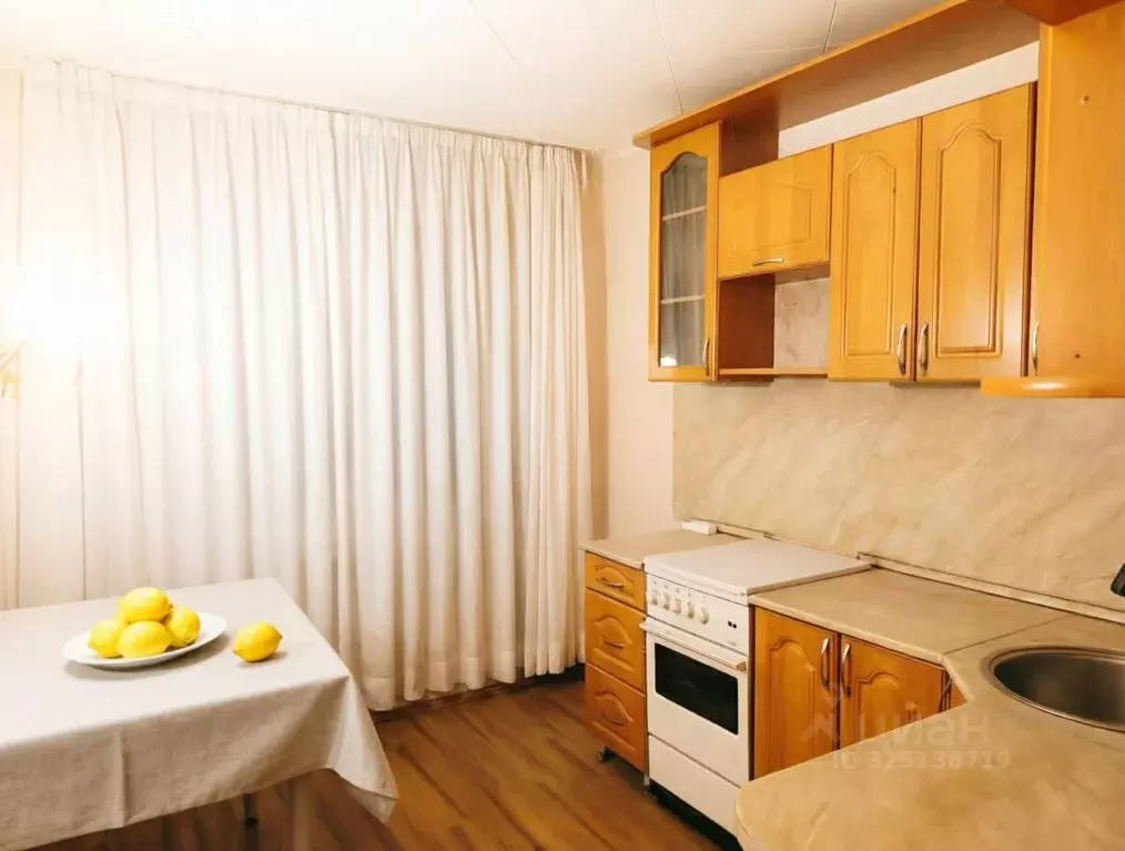 3-к кв. Челябинская область, Челябинск ул. Братьев Кашириных, 106 ... - Фото 1