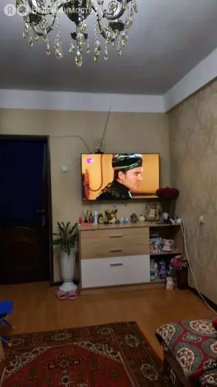 4-комнатная квартира: Махачкала, улица Богатырёва, 33 (100 м) - Фото 1