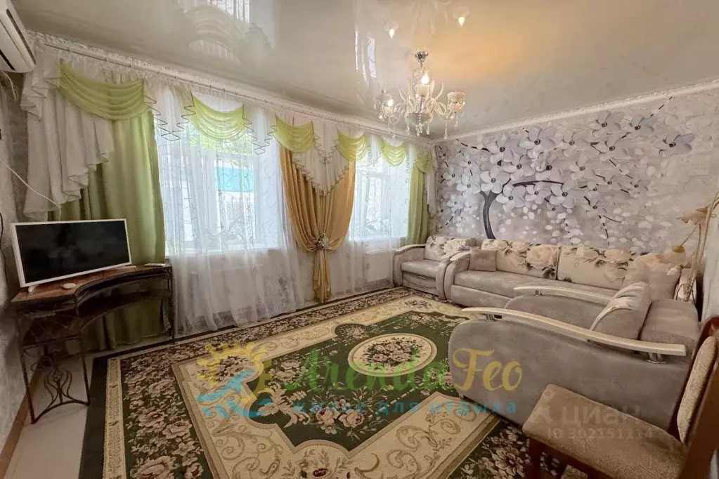 Дом в Крым, Феодосия ул. Куйбышева (100 м) - Фото 1