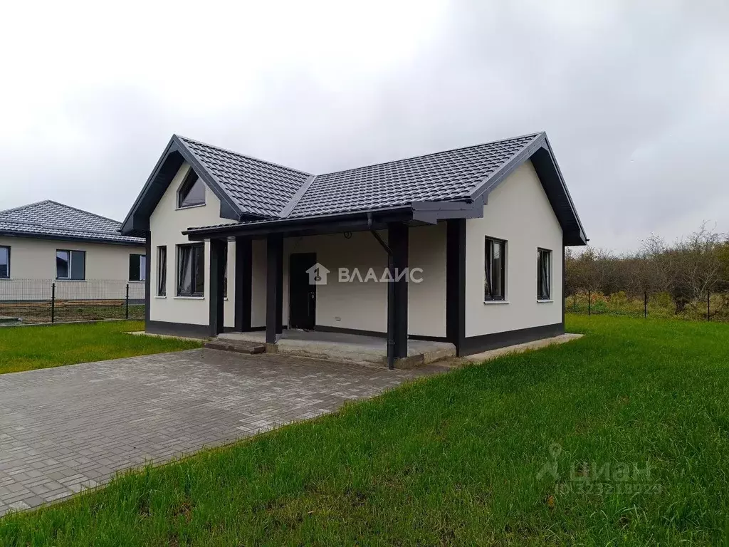 Дом в Калининградская область, Гурьевский муниципальный округ, пос. ... - Фото 1