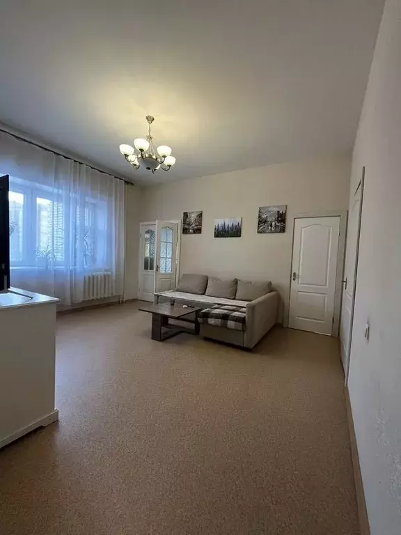 3-к кв. Омская область, Омск просп. Комарова, 9 (81.0 м) - Фото 1