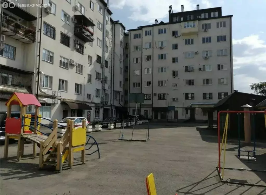 8-комнатная квартира: Нальчик, проспект Ленина, 46Б (335 м) - Фото 1
