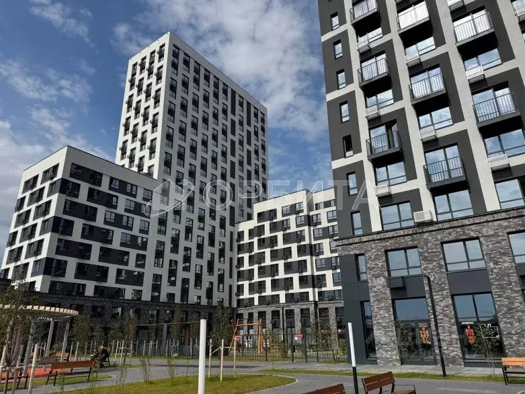 3-к кв. Тюменская область, Тюмень ул. Ветеранов Труда, 36к1 (67.7 м) - Фото 2