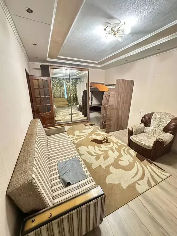 1-к. квартира, 40 м, 2/5 эт. - Фото 1