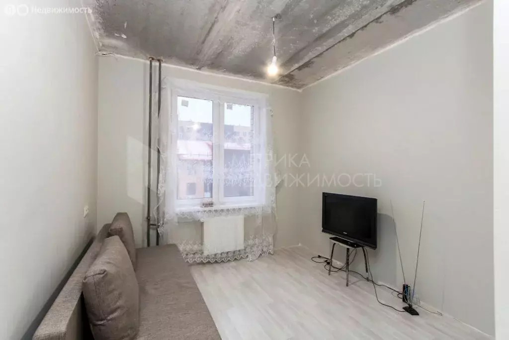 1-комнатная квартира: Тюмень, улица Надира Сагдеева, 8 (27.5 м) - Фото 2