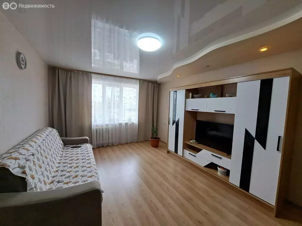 4-комнатная квартира: Реж, улица Фрунзе, 4 (72.7 м) - Фото 0