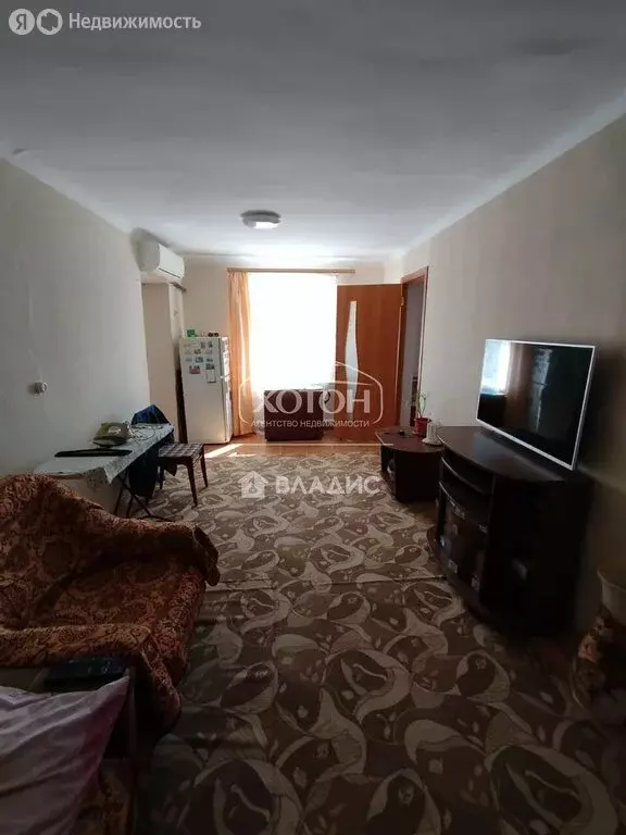 3-комнатная квартира: село Троицкое, улица Чехова, 5 (70 м) - Фото 1