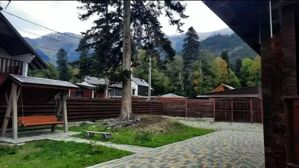 Дом в Карачаево-Черкесия, Зеленчукский район, с. Архыз ул. Алиева, 7Н ... - Фото 1